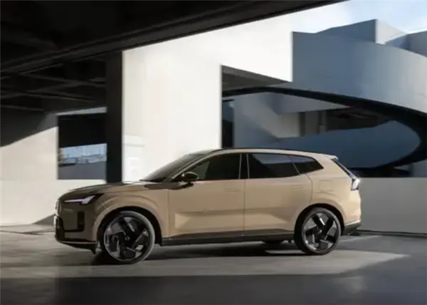 全新中型插混SUV！沃尔沃XC70官图首发：8月开启预售