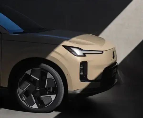 全新中型插混SUV！沃尔沃XC70官图首发：8月开启预售